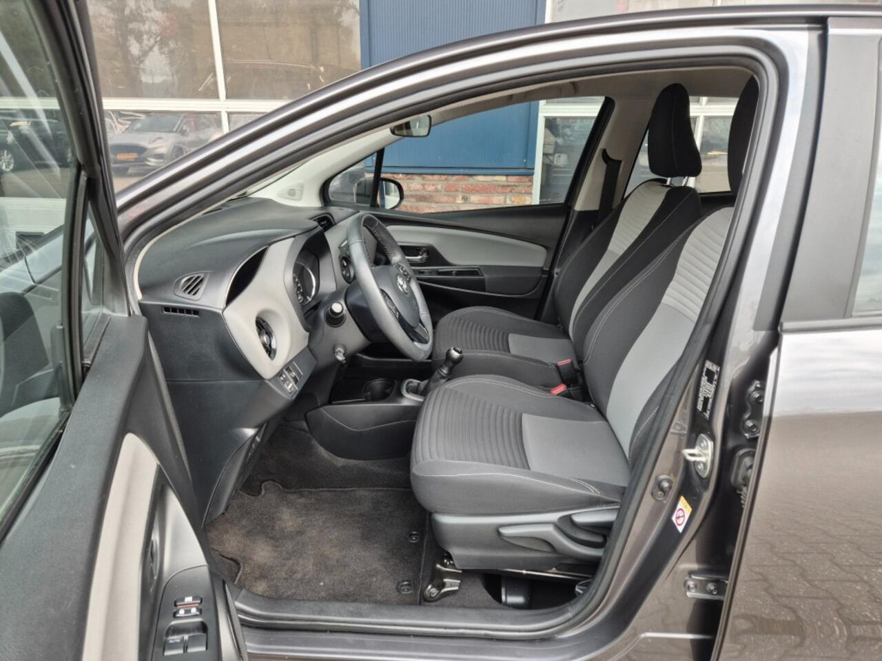 Toyota YARIS 1.0 VVT-I ASPIRATION, Camera, Cruise controle ALL IN prijs.