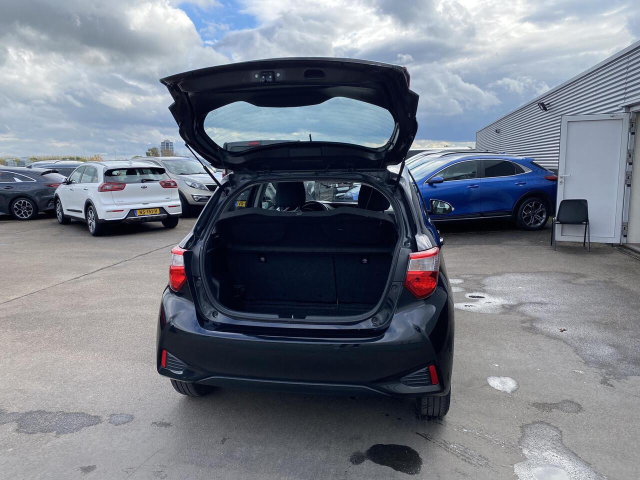 Toyota YARIS 1.5 Hybrid Energy 100pk 5D CVT Automaat! Achteruitrij camera, cruise control, navigatie systeem, airconditioning