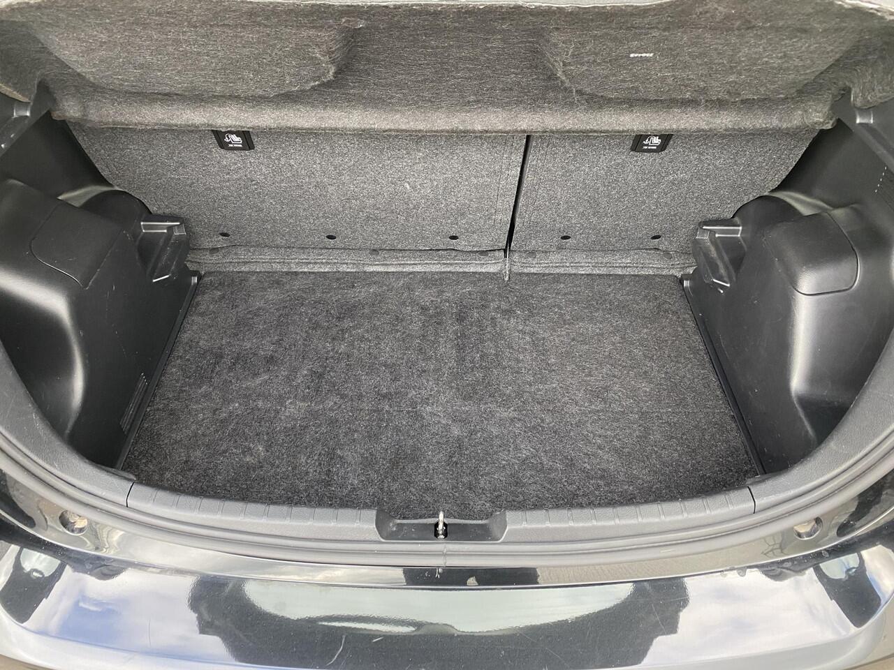 Toyota YARIS 1.5 Hybrid Energy 100pk 5D CVT Automaat! Achteruitrij camera, cruise control, navigatie systeem, airconditioning