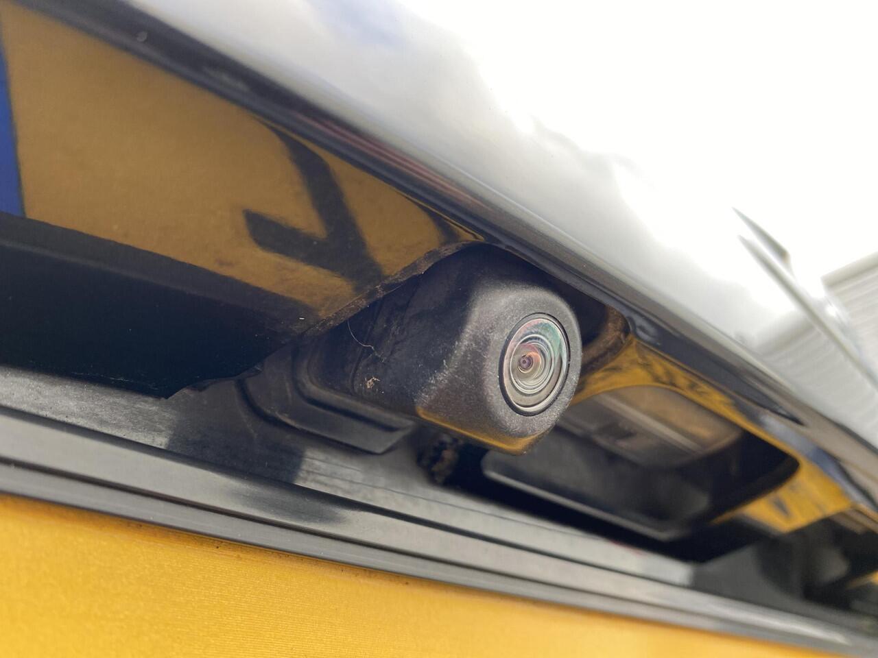 Toyota YARIS 1.5 Hybrid Energy 100pk 5D CVT Automaat! Achteruitrij camera, cruise control, navigatie systeem, airconditioning