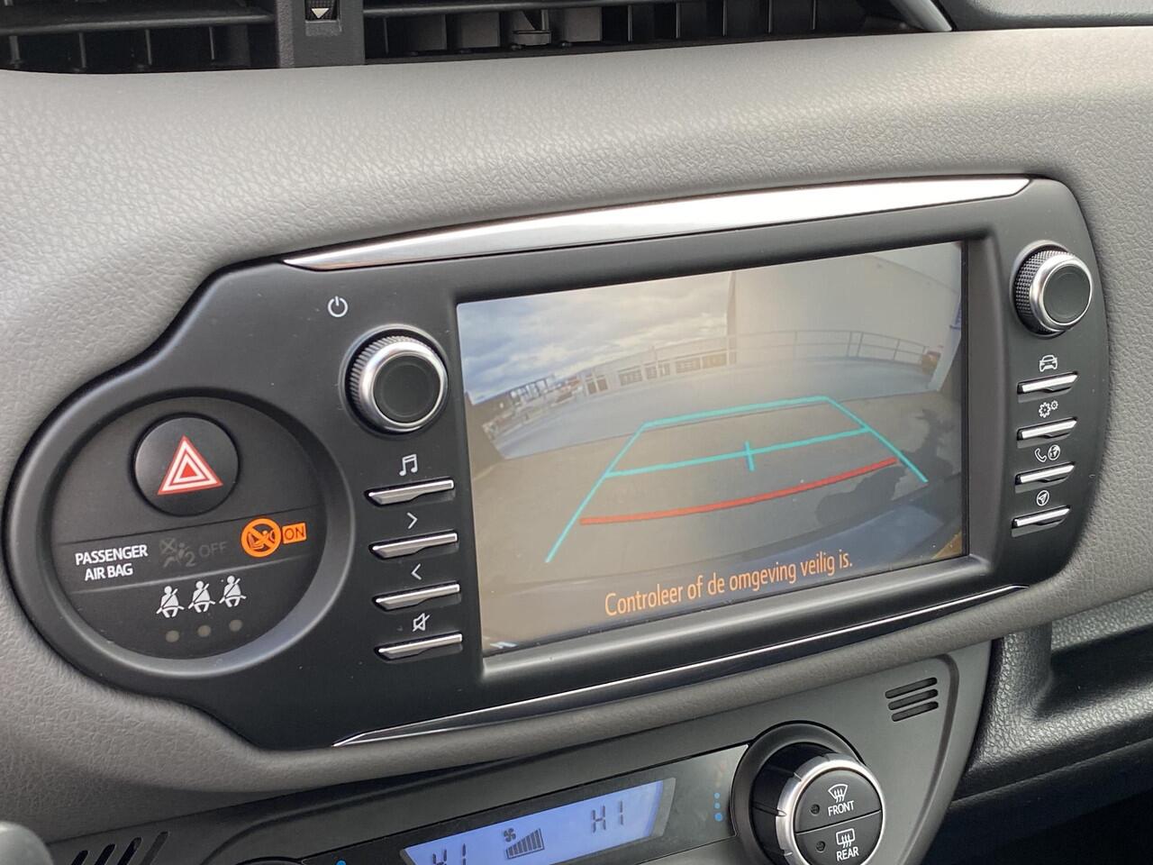 Toyota YARIS 1.5 Hybrid Energy 100pk 5D CVT Automaat! Achteruitrij camera, cruise control, navigatie systeem, airconditioning