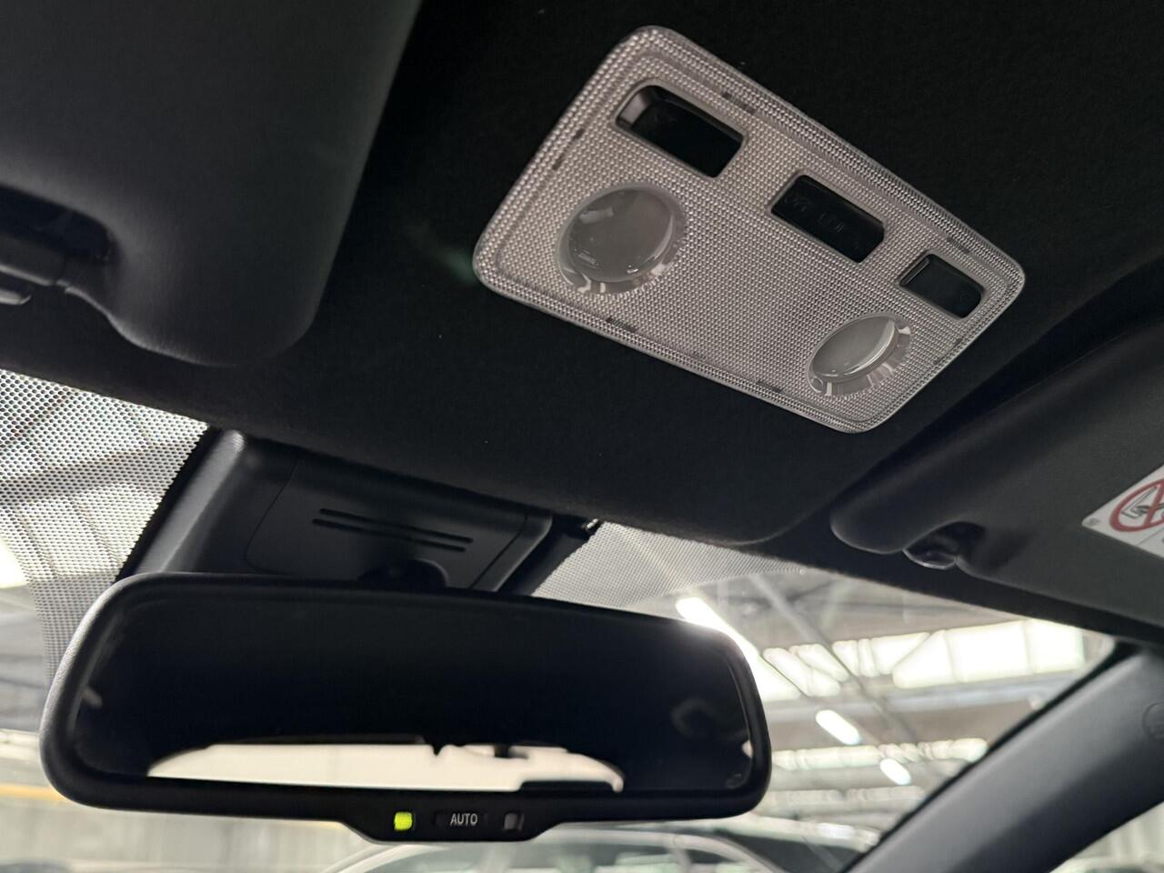 Toyota YARIS 1.5 Hybrid Energy Plus met trekhaak!