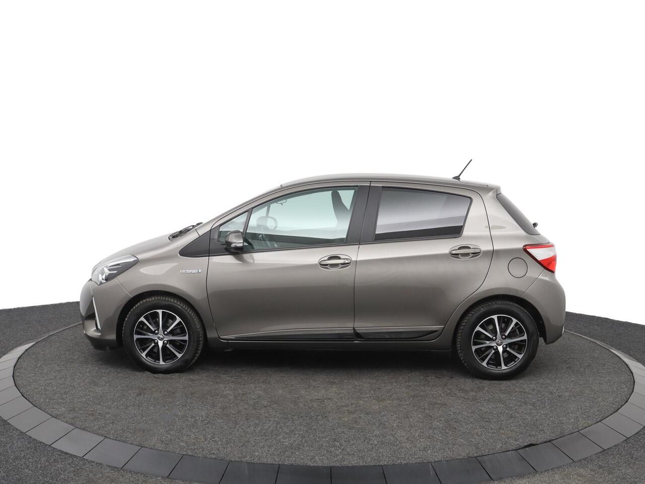 Toyota YARIS 1.5 Hybrid Design Sport | Climate control | Cruisecontrol | Parkeercamera |