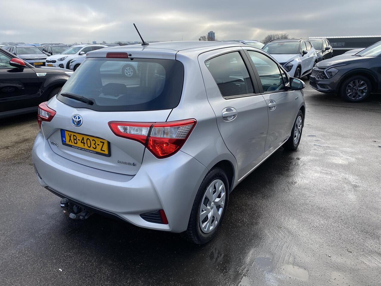 Toyota YARIS 1.5 Hybrid Active Automaat Nieuw geleverd 1e eigenaar, Achteruitrij camera, cruise control, centr. deurvergrendeling, NL-auto, boekjes compleet!