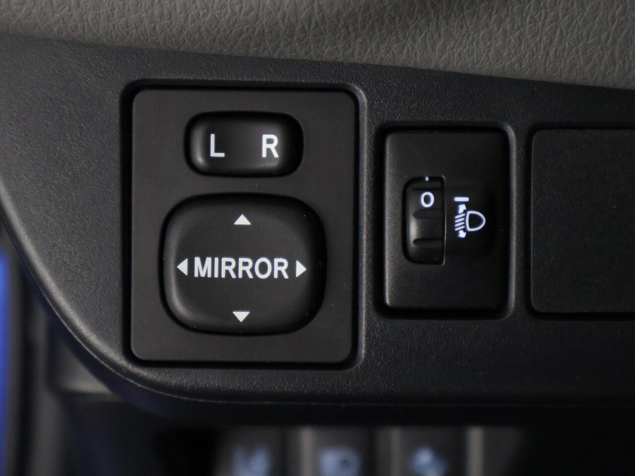 Toyota YARIS 1.0 VVT-i Energy | Dealer onderhouden | Airco | Camera