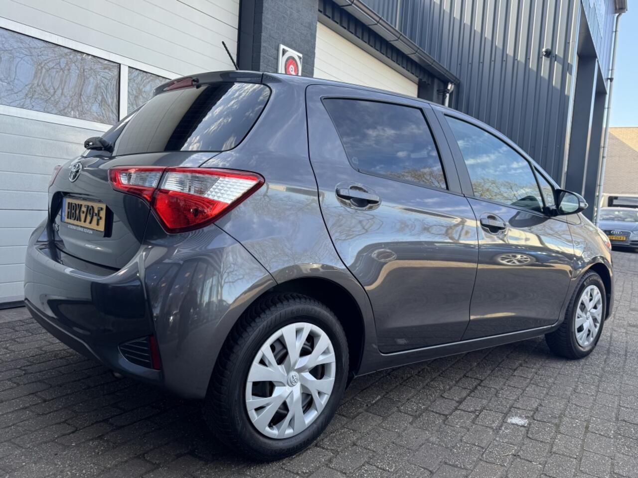 Toyota YARIS 1.0 VVT-i Connect