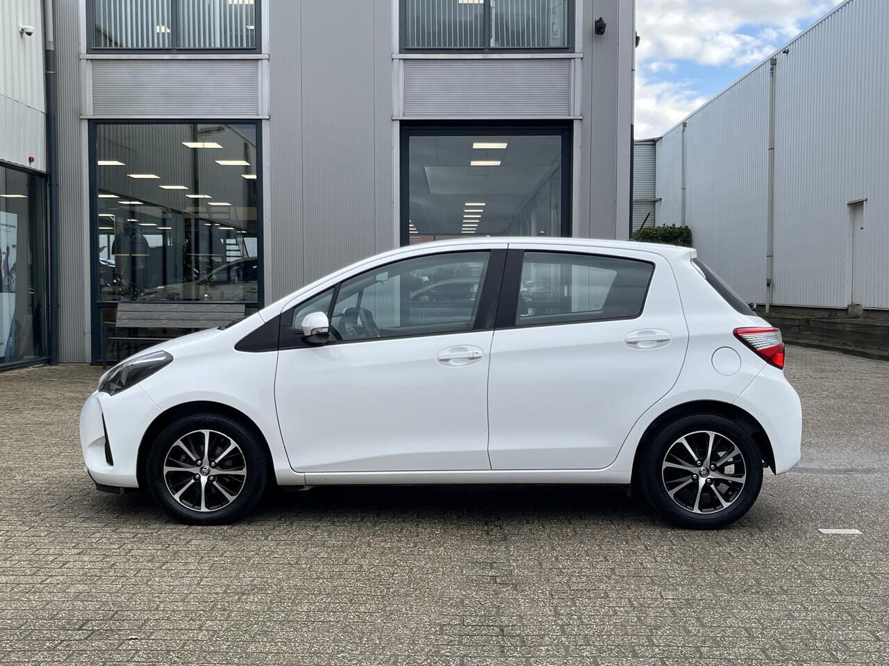 Toyota YARIS 1.0 VVT-i Connect NL Auto/1e Eig./Airco/Camera/15"/Apple CarPlay-Android Auto