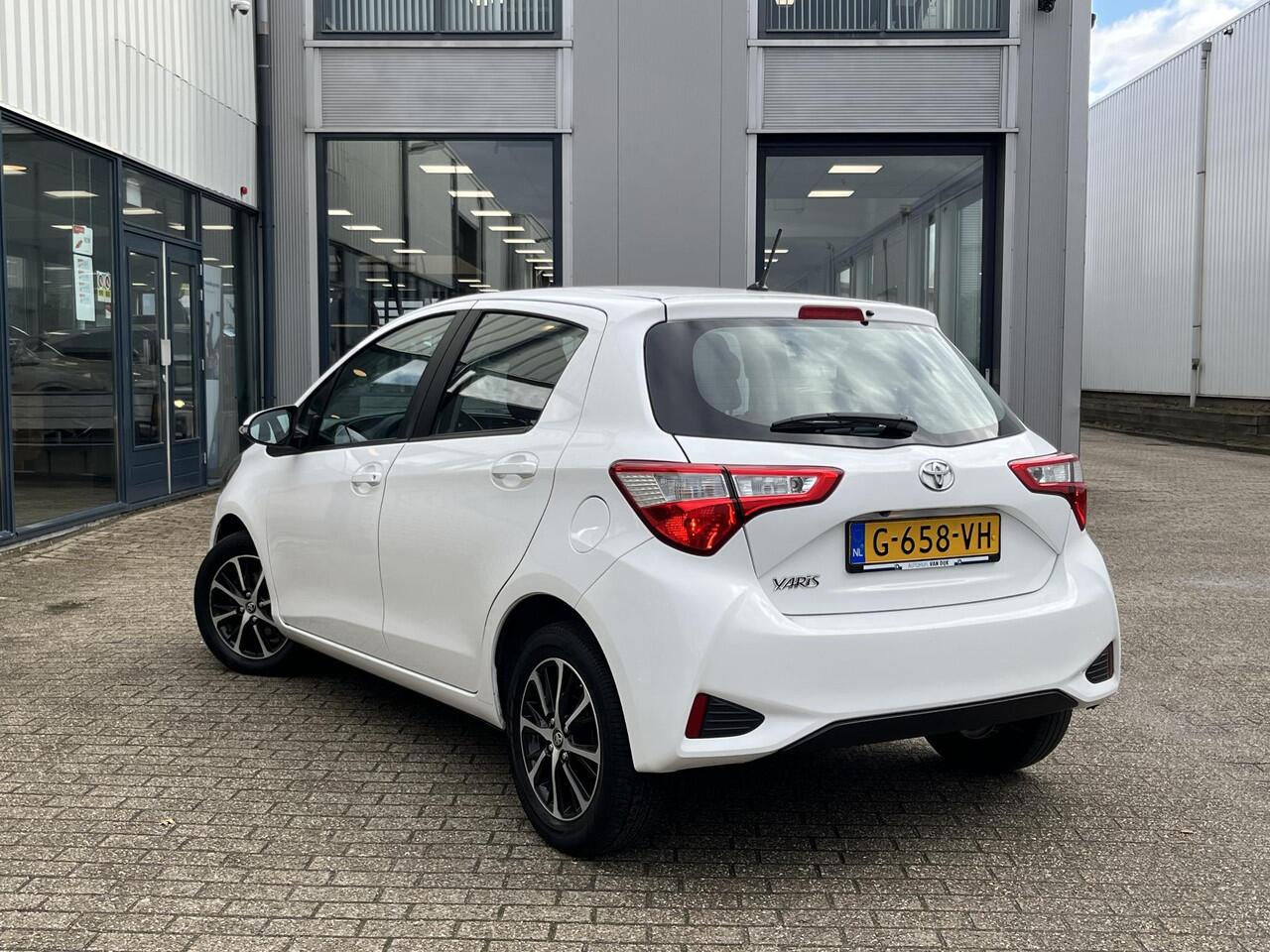Toyota YARIS 1.0 VVT-i Connect NL Auto/1e Eig./Airco/Camera/15"/Apple CarPlay-Android Auto