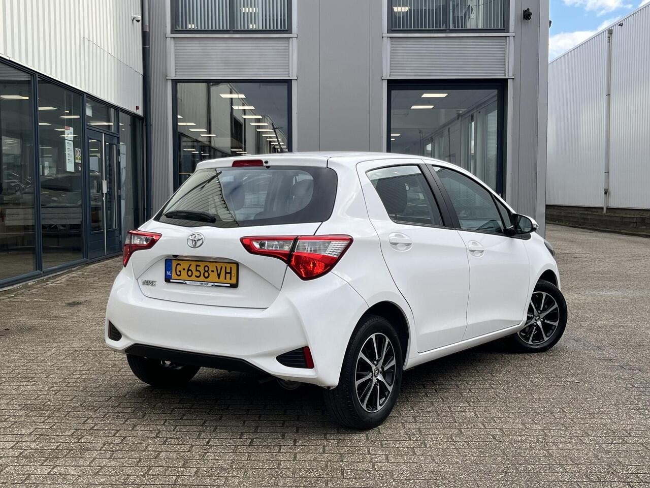 Toyota YARIS 1.0 VVT-i Connect NL Auto/1e Eig./Airco/Camera/15"/Apple CarPlay-Android Auto