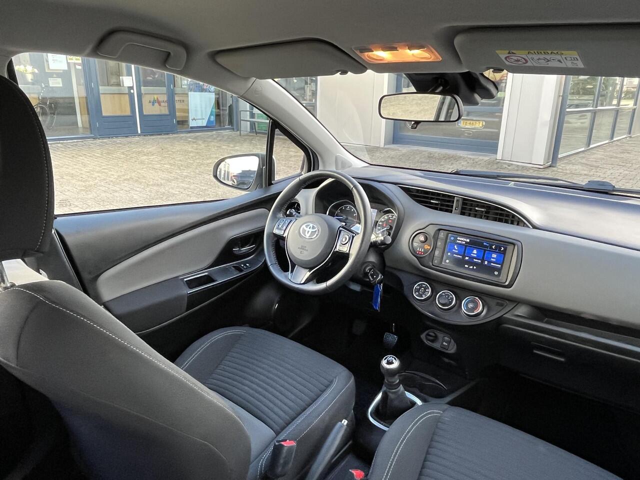 Toyota YARIS 1.0 VVT-i Connect NL Auto/1e Eig./Airco/Camera/15"/Apple CarPlay-Android Auto