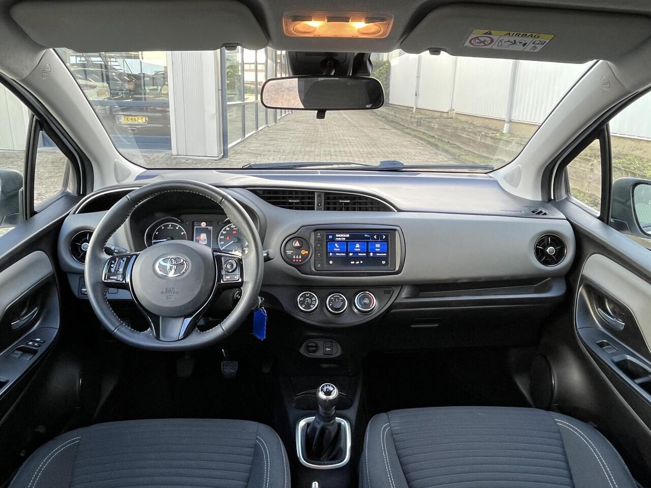 Toyota YARIS 1.0 VVT-i Connect NL Auto/1e Eig./Airco/Camera/15"/Apple CarPlay-Android Auto