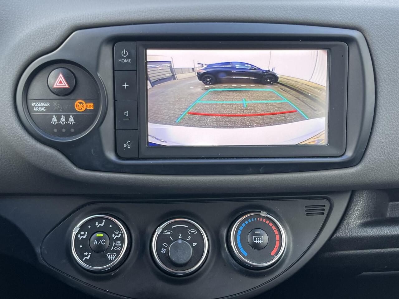 Toyota YARIS 1.0 VVT-i Connect NL Auto/1e Eig./Airco/Camera/15"/Apple CarPlay-Android Auto