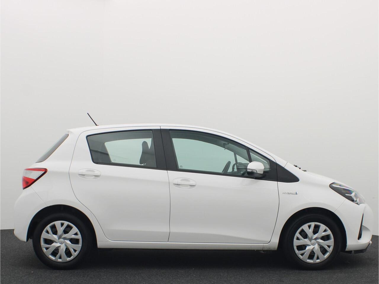 Toyota YARIS 1.5 Hybrid Active HANDGAS / MINDERVALIDE AANPASSING / NAVI / CAMERA / CLIMA / CRUISE / NL-AUTO