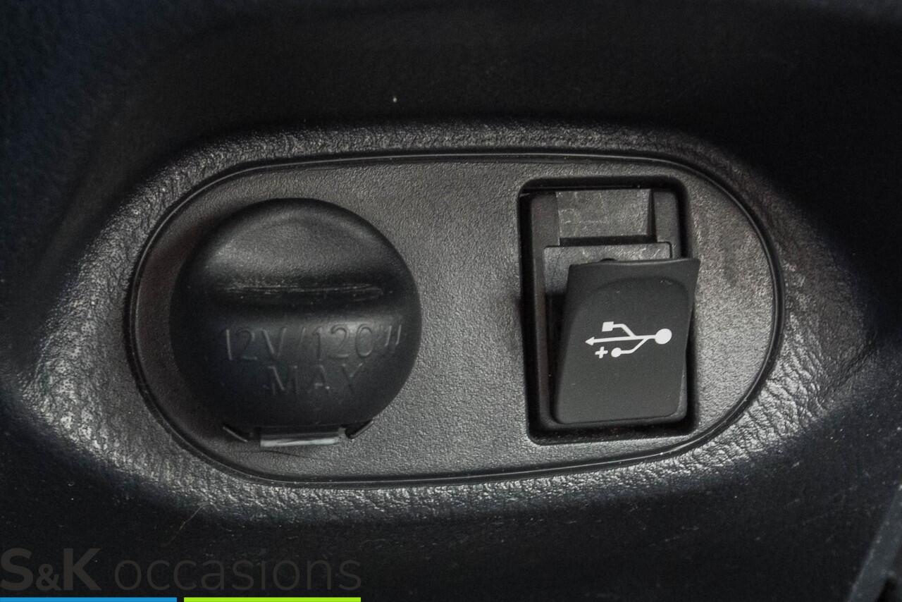 Toyota YARIS 1.5 Hybrid Black edition NAVI PDC Cruise