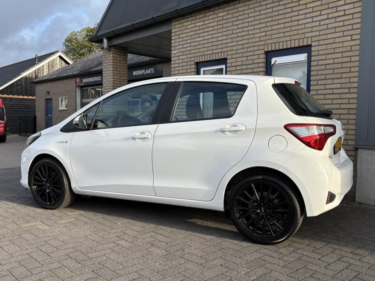 Toyota YARIS 1.5 Hyb. Active RIJKLAAR-NAVI-CRUISE-CAMERA- NAP