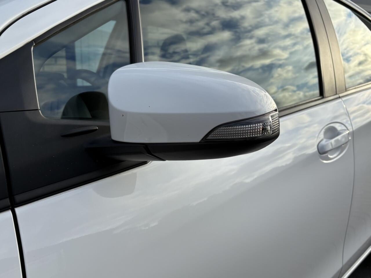 Toyota YARIS 1.5 Hyb. Active RIJKLAAR-NAVI-CRUISE-CAMERA- NAP