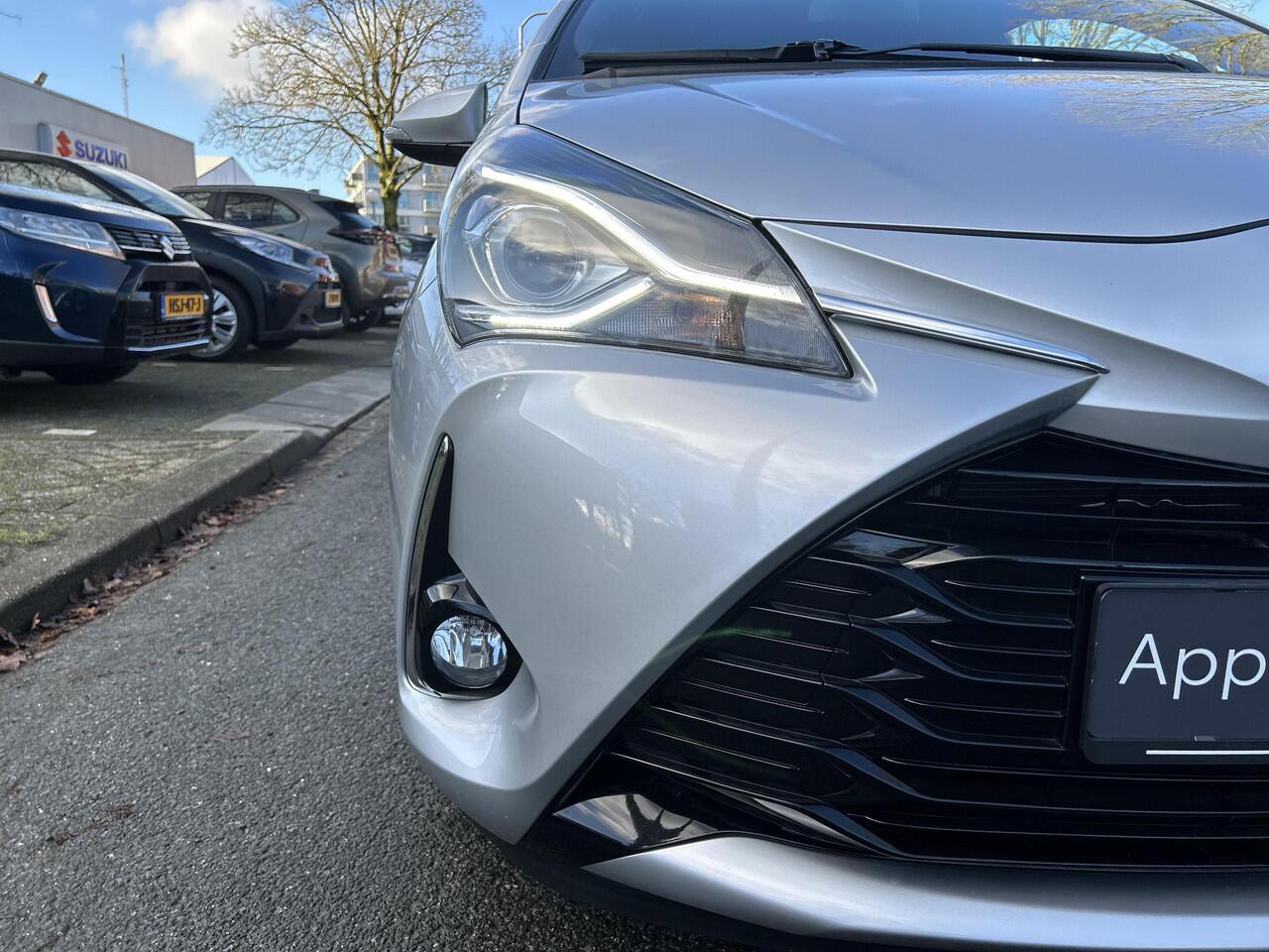 Toyota YARIS 1.5 Hybrid Dynamic | 06-10141018 Voor meer informatie