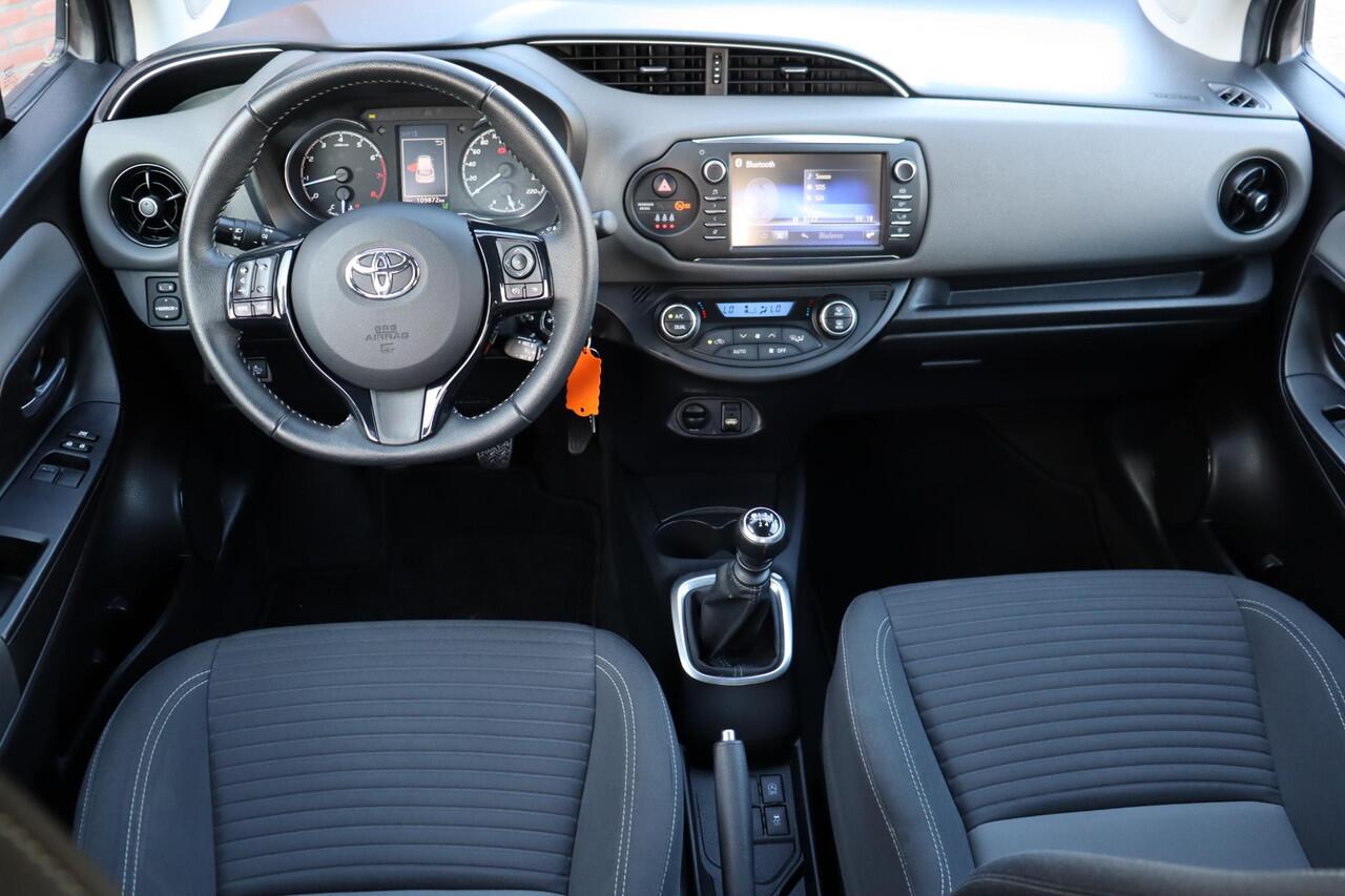 Toyota YARIS 1.5 VVT-i Active, Parkeercamera, Cruise
