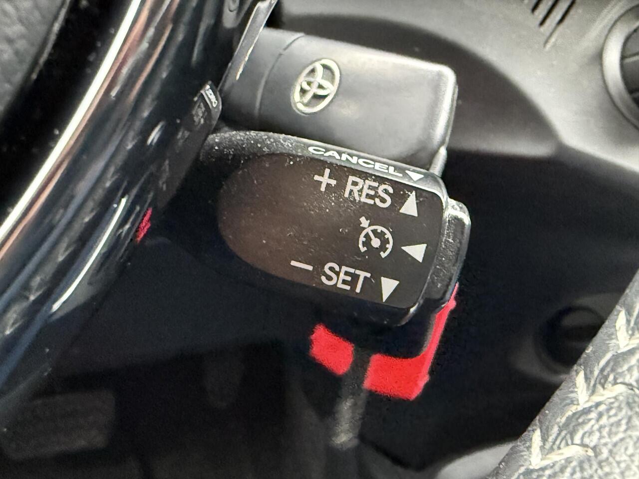 Toyota YARIS 1.5 VVT-i Active / Trekhaak / Automaat / Camera / Climate Control / Weinig Kilometers / Eerste Eigenaar / NAP