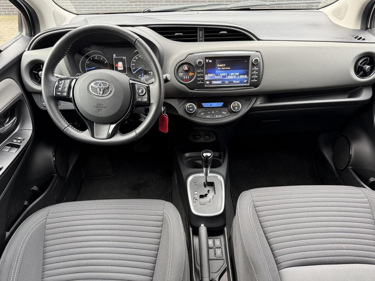 Toyota YARIS 1.5 VVT-i Active / Trekhaak / Automaat / Camera / Climate Control / Weinig Kilometers / Eerste Eigenaar / NAP