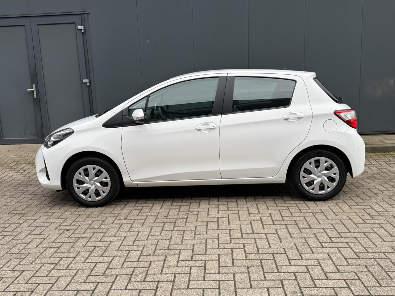 Toyota YARIS 1.5 VVT-i Active / Trekhaak / Automaat / Camera / Climate Control / Weinig Kilometers / Eerste Eigenaar / NAP
