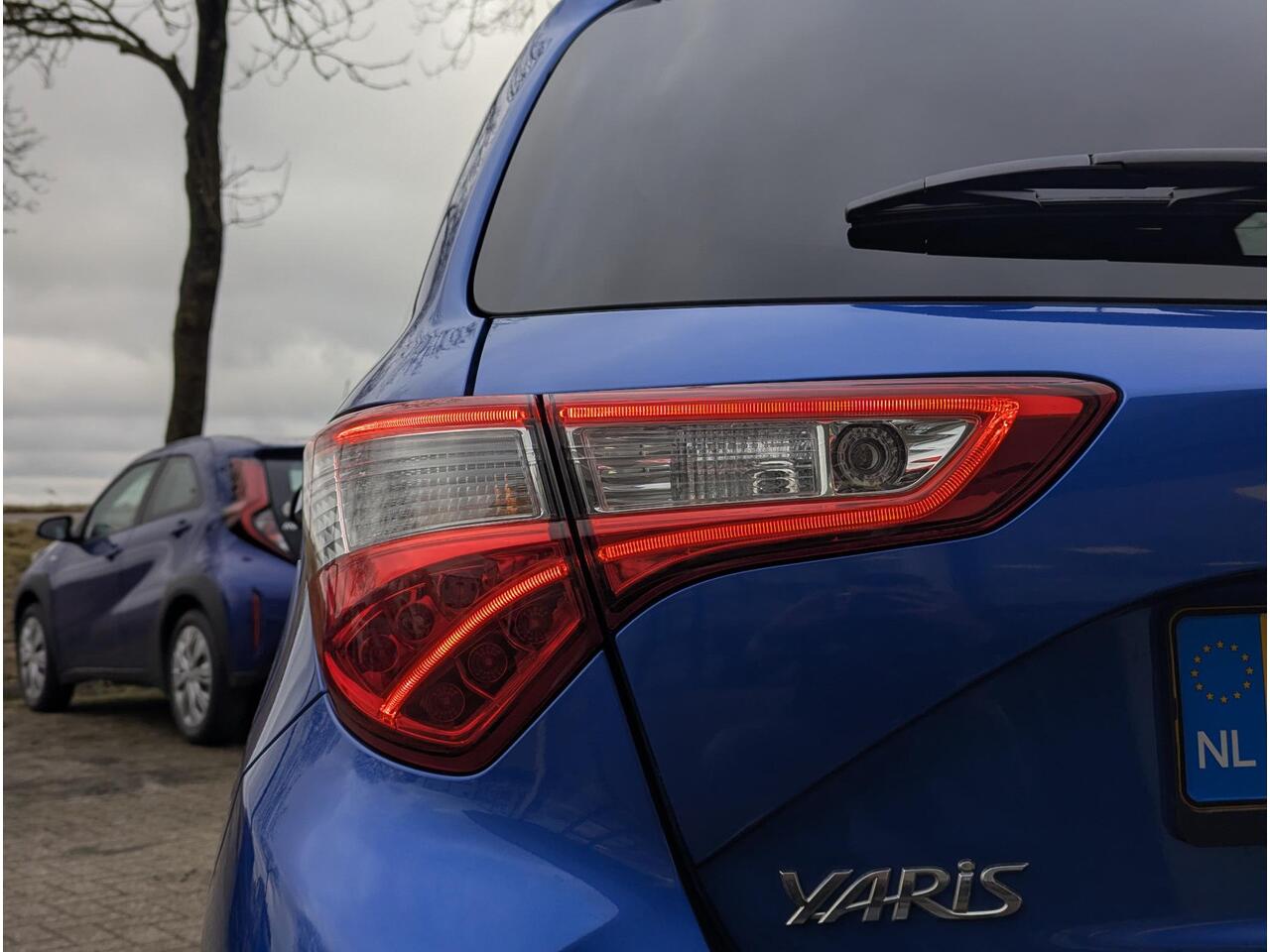 Toyota YARIS 1.5 VVT-i Dynamic | Automaat | Cruise control | Climate control | Camera | Navi | Keyless