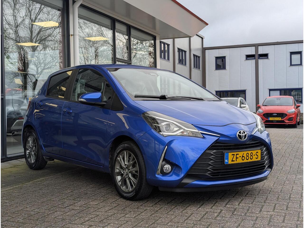 Toyota YARIS 1.5 VVT-i Dynamic | Automaat | Cruise control | Climate control | Camera | Navi | Keyless