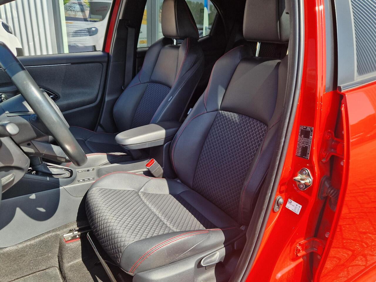 Toyota YARIS 1.5 Hybrid Launch Edition Trekhaak navigatie camera cruise