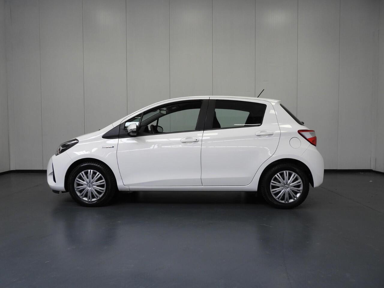 Toyota YARIS 1.5 Hybrid Active CLIMA/CAMERA/CRUISE/PDC!