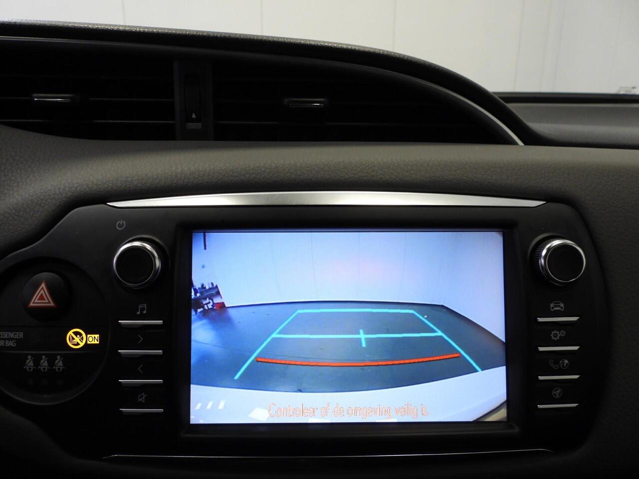 Toyota YARIS 1.5 Hybrid Active CLIMA/CAMERA/CRUISE/PDC!