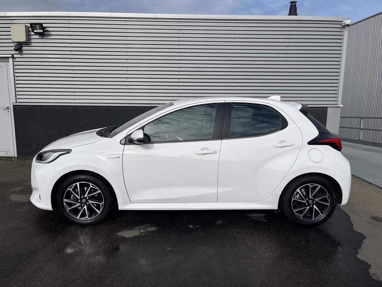 Toyota YARIS 1.5 Hybrid Dynamic Apple Carplay/Android auto Navigatie, LMV, Smart Key, Achteruitrijcamera, Adaptieve cruise control