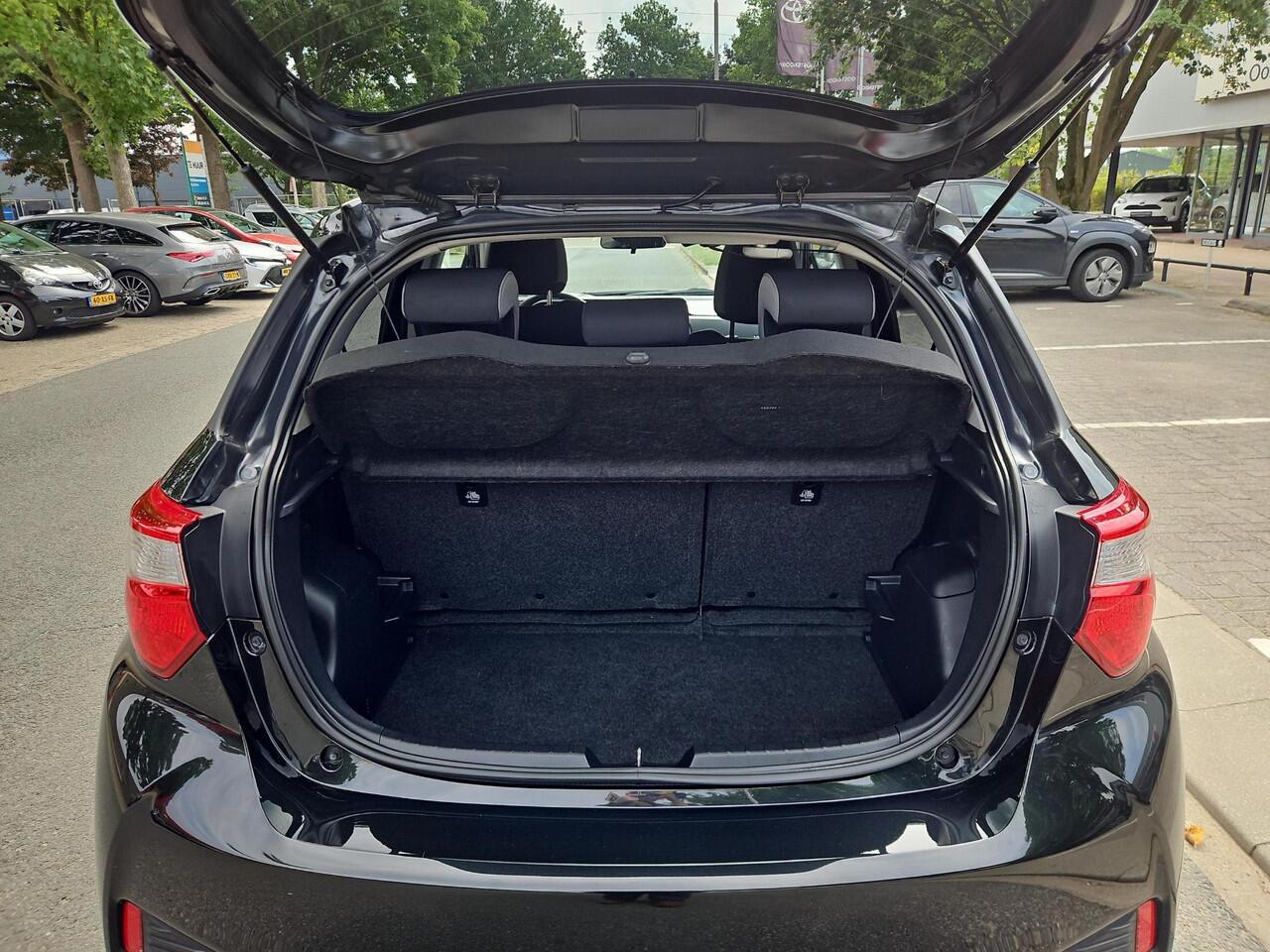 Toyota YARIS 1.5 Hybrid Dynamic