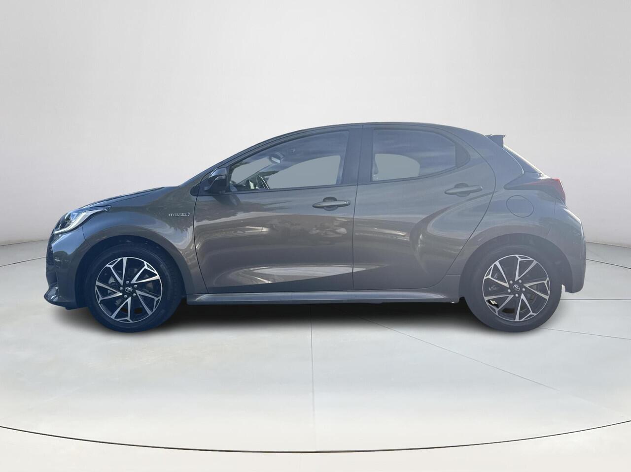 Toyota YARIS 1.5 Hybrid Dynamic | 06-10141018 Voor meer informatie