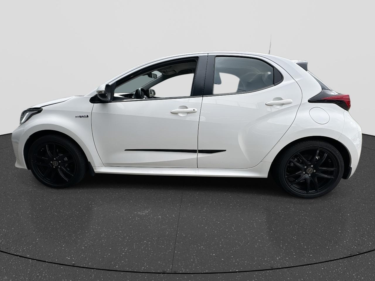 Toyota YARIS 1.5 Hybrid Dynamic Edition | Rijklaar |