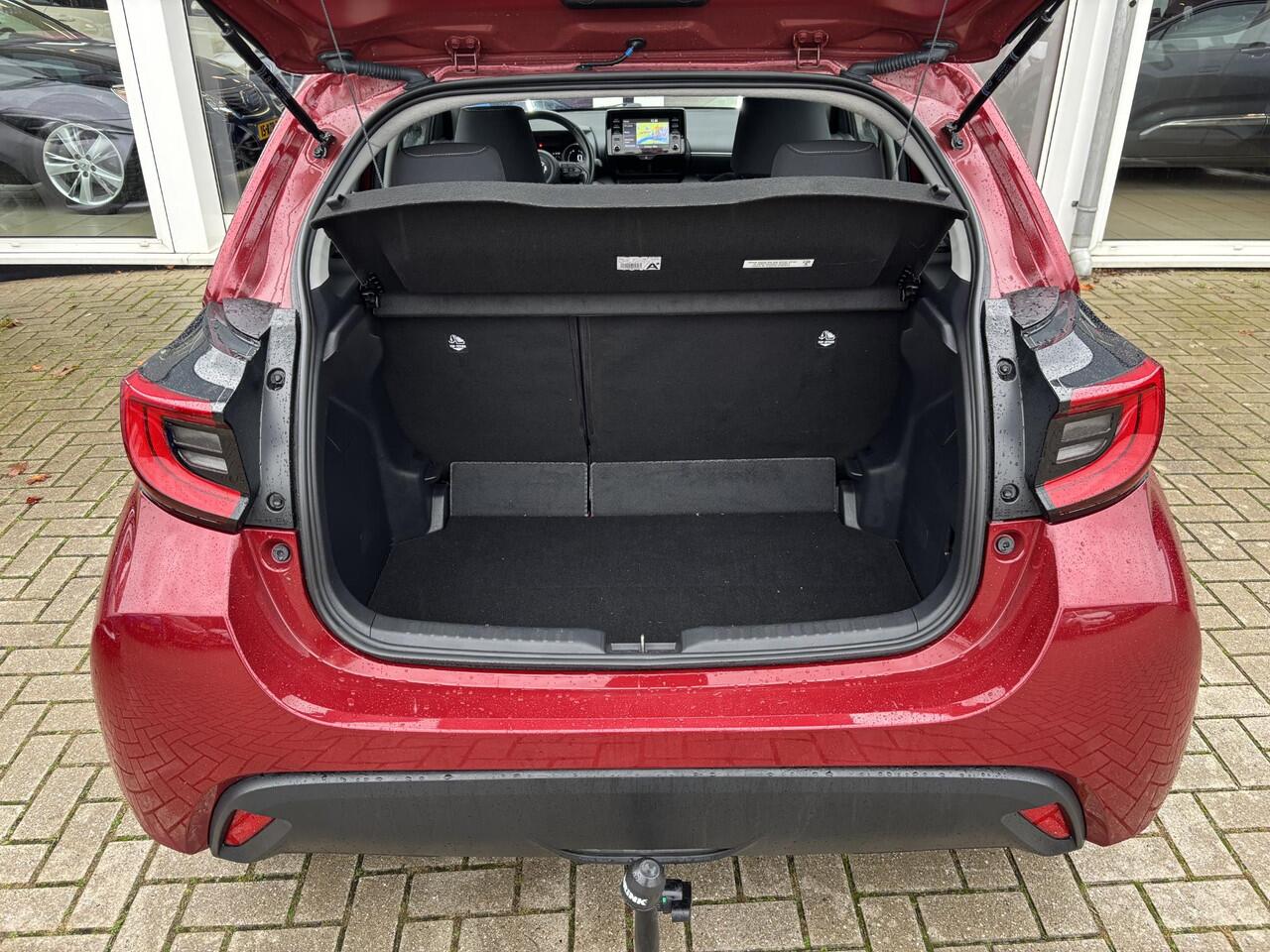 Toyota YARIS 1.5 VVT-i First Edition | Apple Carplay/Android auto | Trekhaak afneembaar | Navigatie |100% onderhouden |