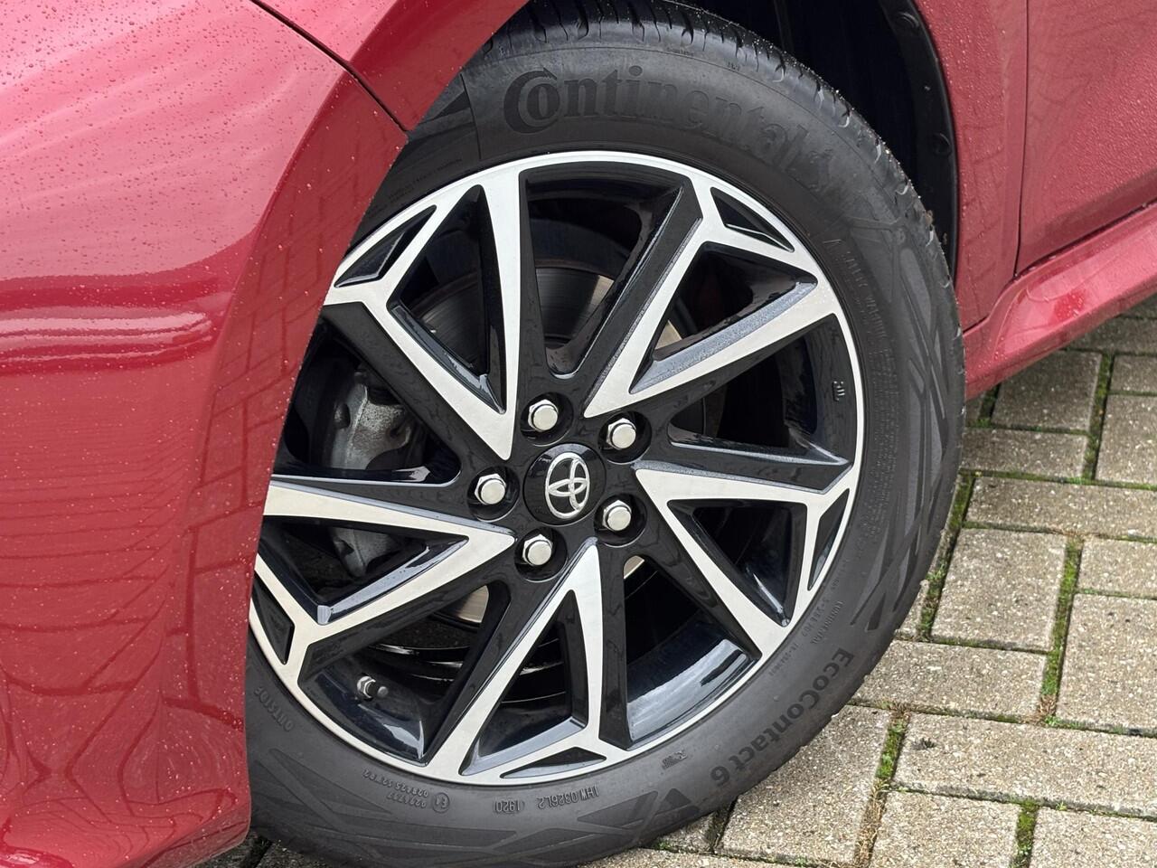 Toyota YARIS 1.5 VVT-i First Edition | Apple Carplay/Android auto | Trekhaak afneembaar | Navigatie |100% onderhouden |