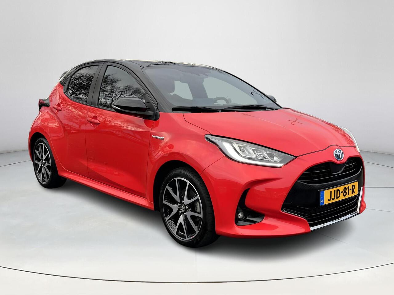 Toyota YARIS 1.5 Hybrid Executive | Head up display | Stoel- + stuurverwarming | 17 inch LM-velgen | Half lederen bekleding |