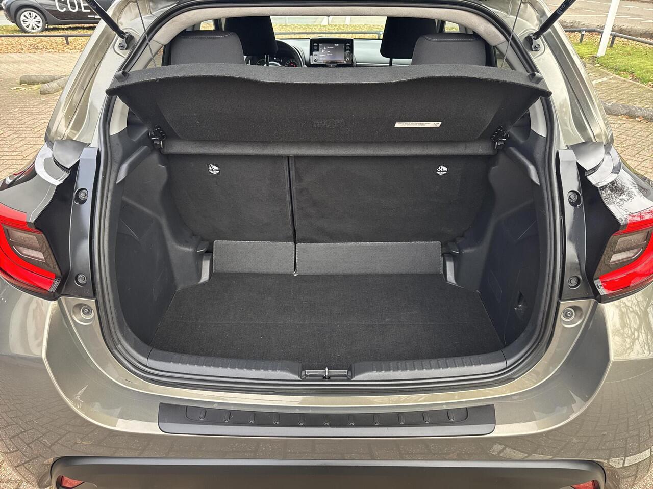 Toyota YARIS 1.5 Hybrid Tech Edition | 06-10141018 Voor meer informatie