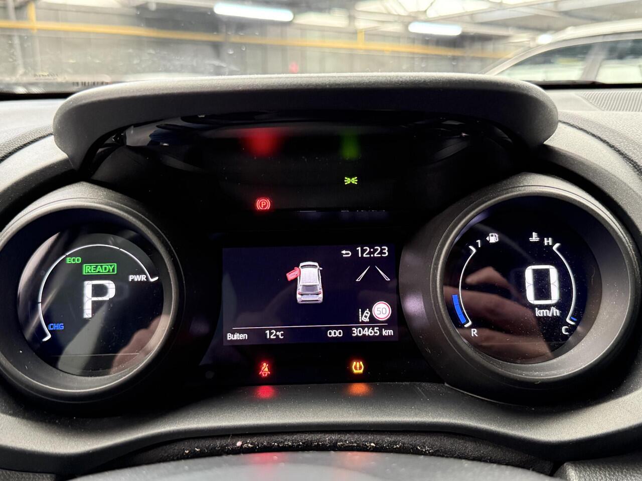 Toyota YARIS 1.5 Hybrid Dynamic 1e eigenaar, NL auto, slechts 30465 KM, Dealeronderhouden, Navi, Keyless, Lichtmetalen velgen etc.