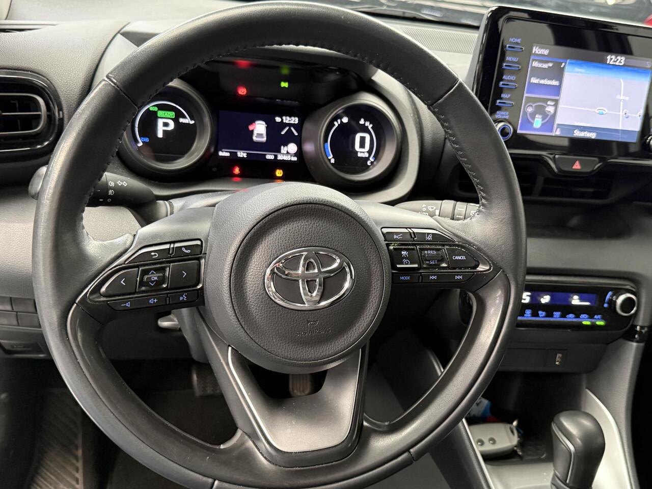 Toyota YARIS 1.5 Hybrid Dynamic 1e eigenaar, NL auto, slechts 30465 KM, Dealeronderhouden, Navi, Keyless, Lichtmetalen velgen etc.