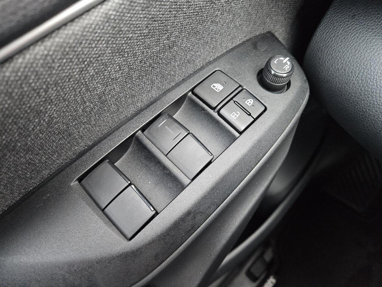 Toyota YARIS 1.5 Hybrid First Edition , Org NL en 1e Eigenaar