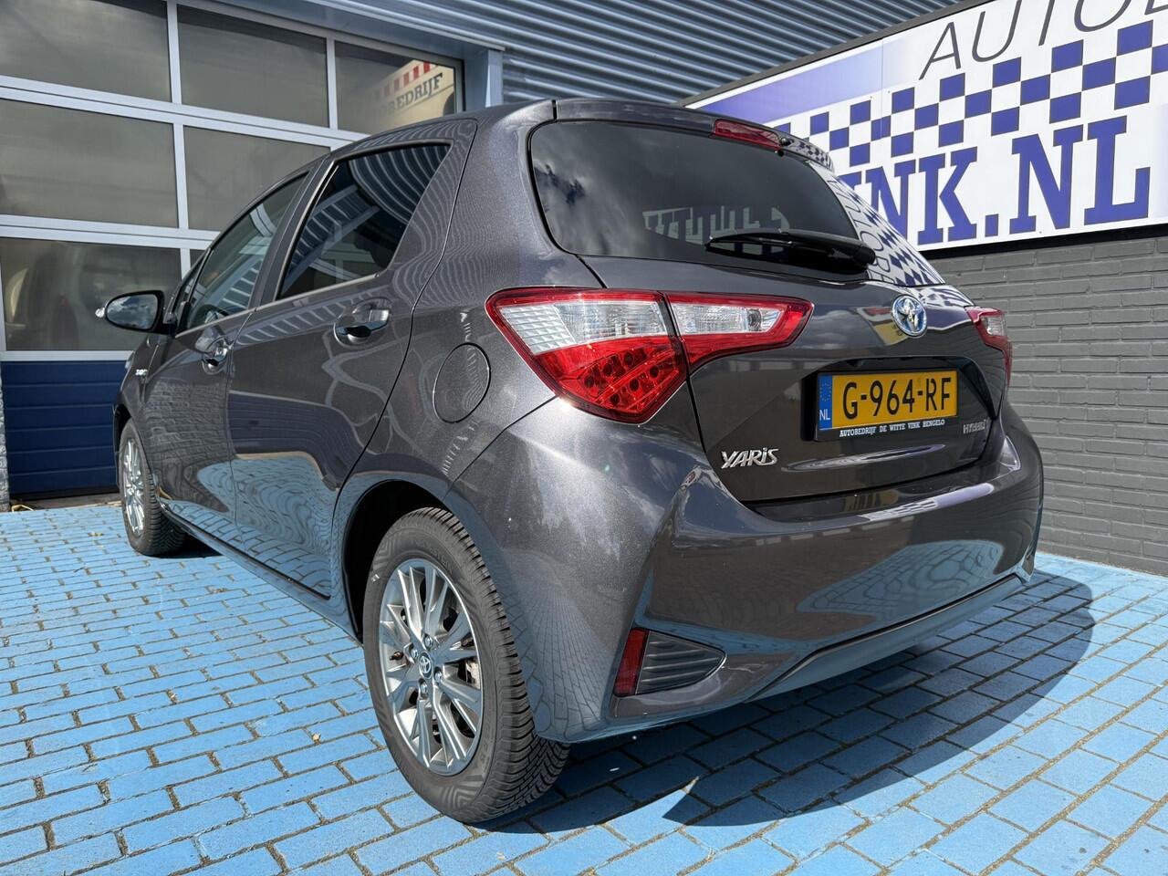 Toyota YARIS 1.5 Hybrid CRUISE NAVI P-CAM ALL SEASON