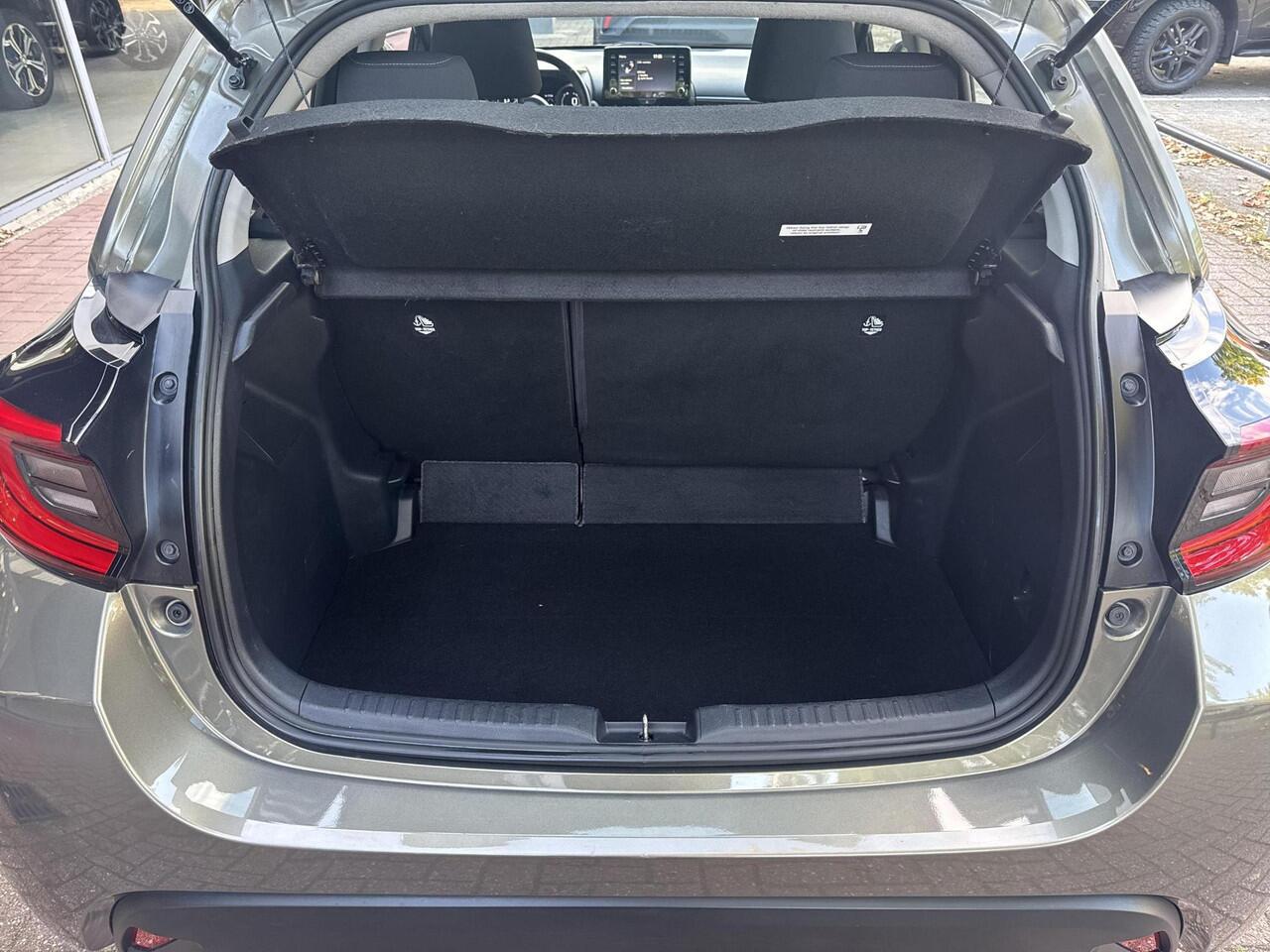 Toyota YARIS 1.5 Hybrid Dynamic | 06-10141018 Voor meer informatie