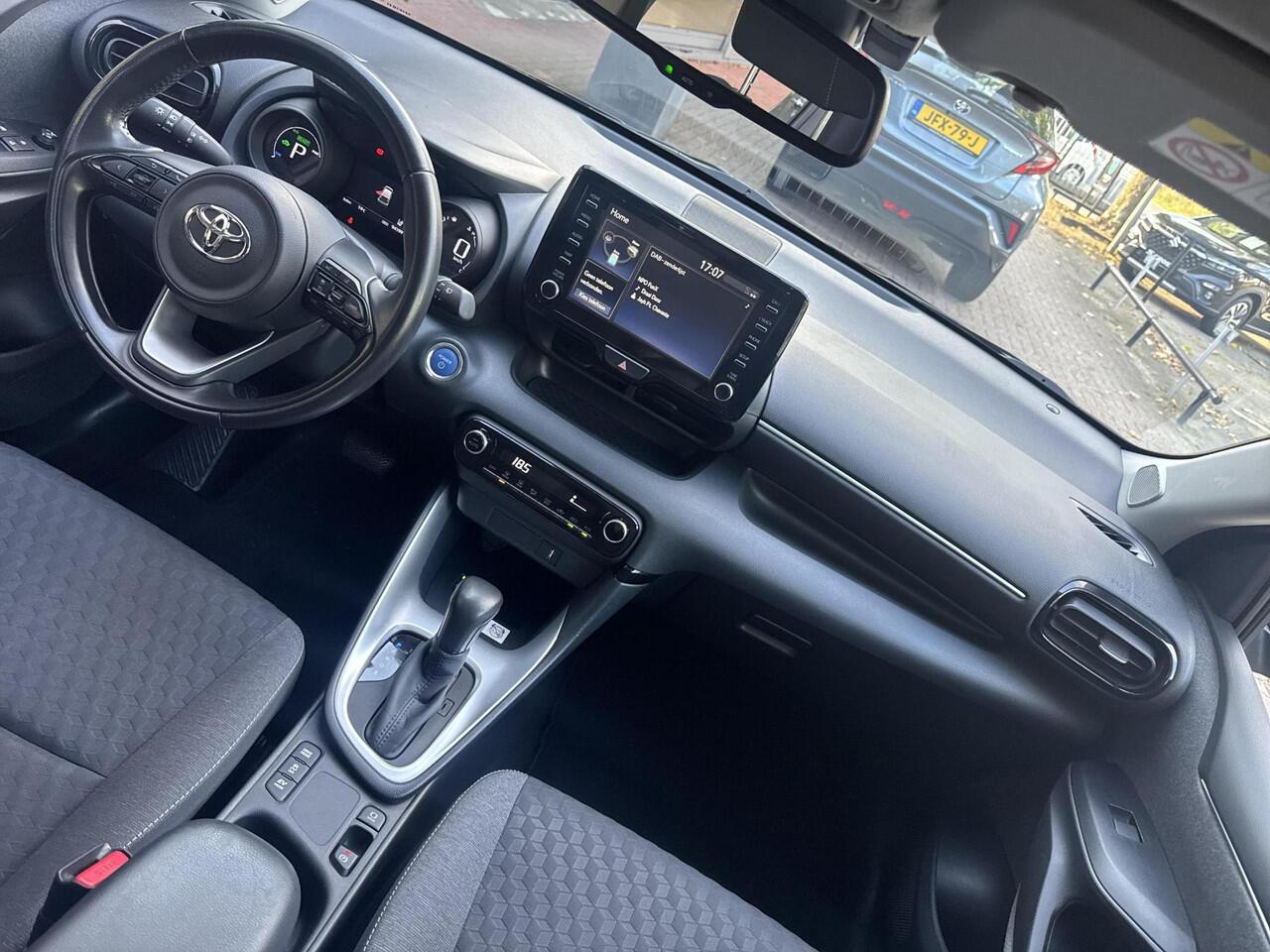 Toyota YARIS 1.5 Hybrid Dynamic | 06-10141018 Voor meer informatie