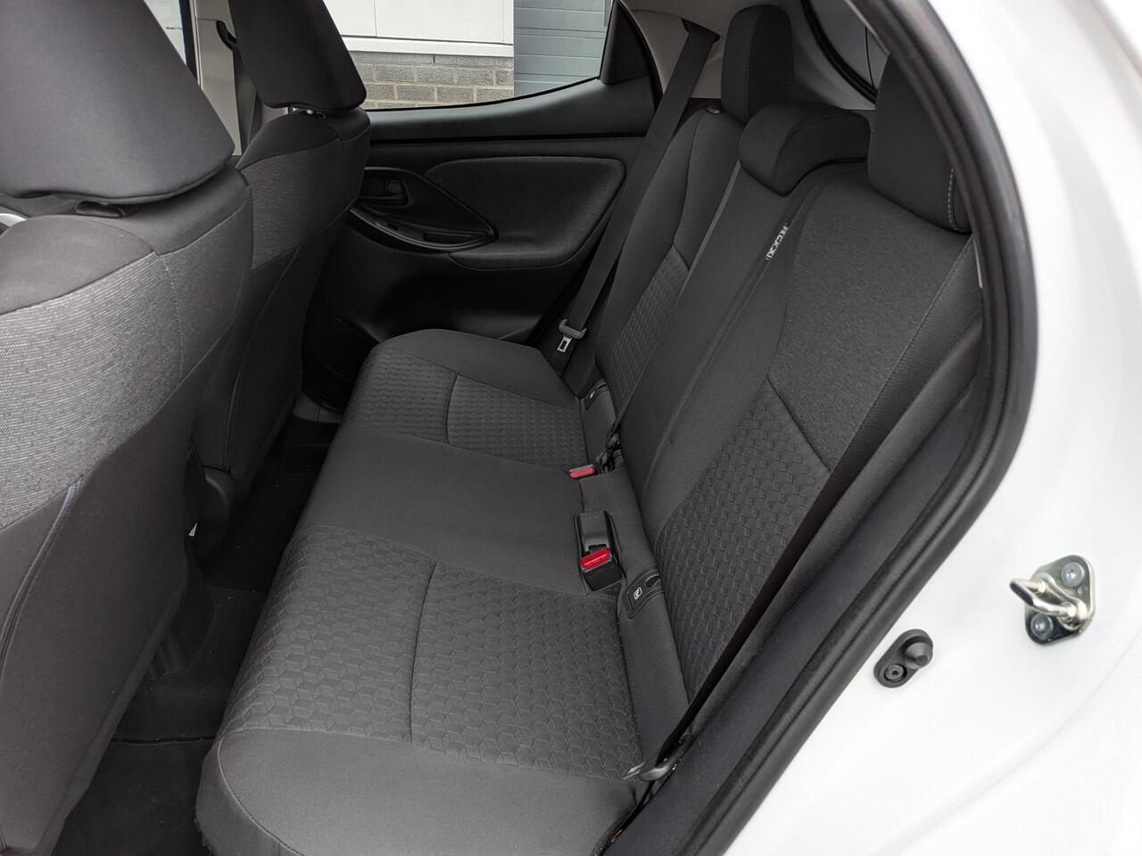 Toyota YARIS 1.5 Hybrid Dynamic Edition | Rijklaar | Carplay | AndroidAuto | Pcam | LMvelgen |