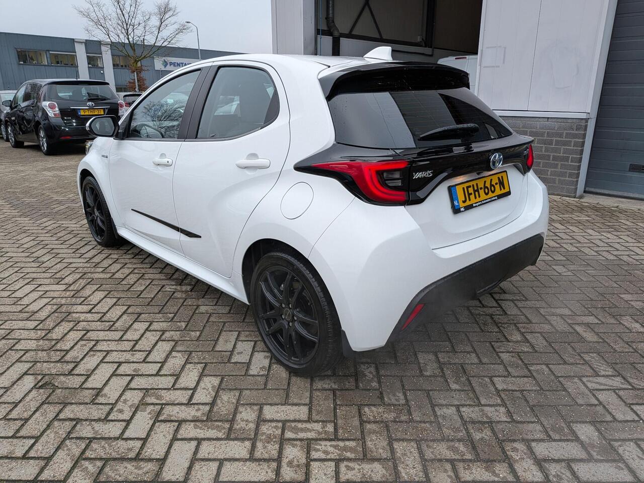 Toyota YARIS 1.5 Hybrid Dynamic Edition | Rijklaar | Carplay | AndroidAuto | Pcam | LMvelgen |