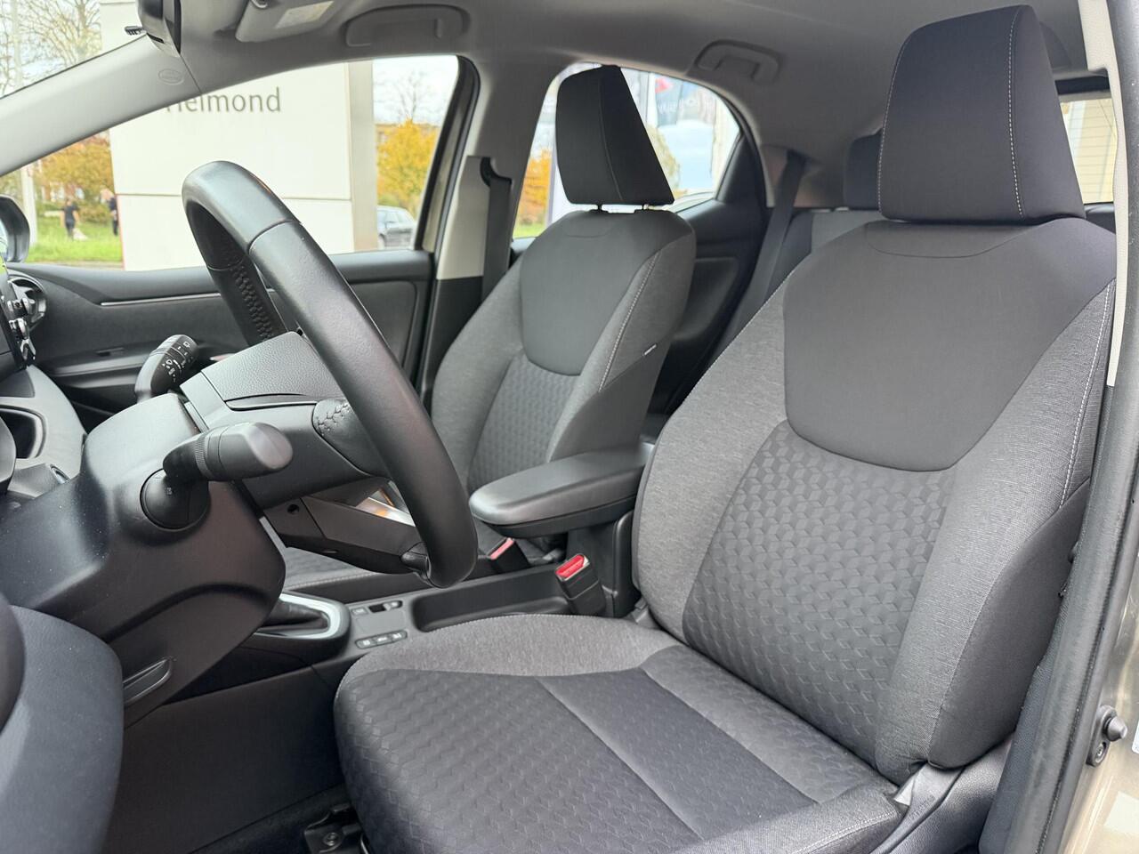 Toyota YARIS 1.5 Hybrid Dynamic Eerste eigenaar | Dealer onderhouden | Nederlandse auto