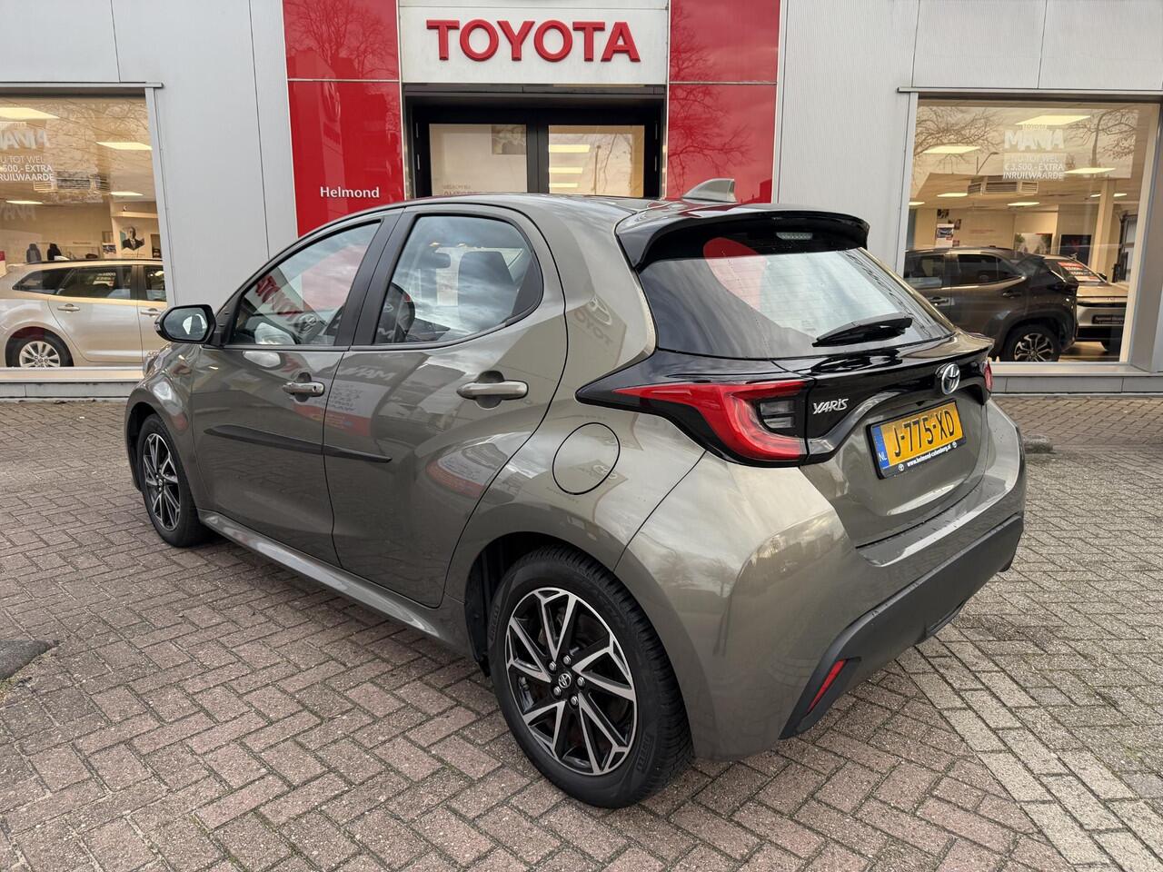 Toyota YARIS 1.5 Hybrid Dynamic Eerste eigenaar | Dealer onderhouden | Nederlandse auto