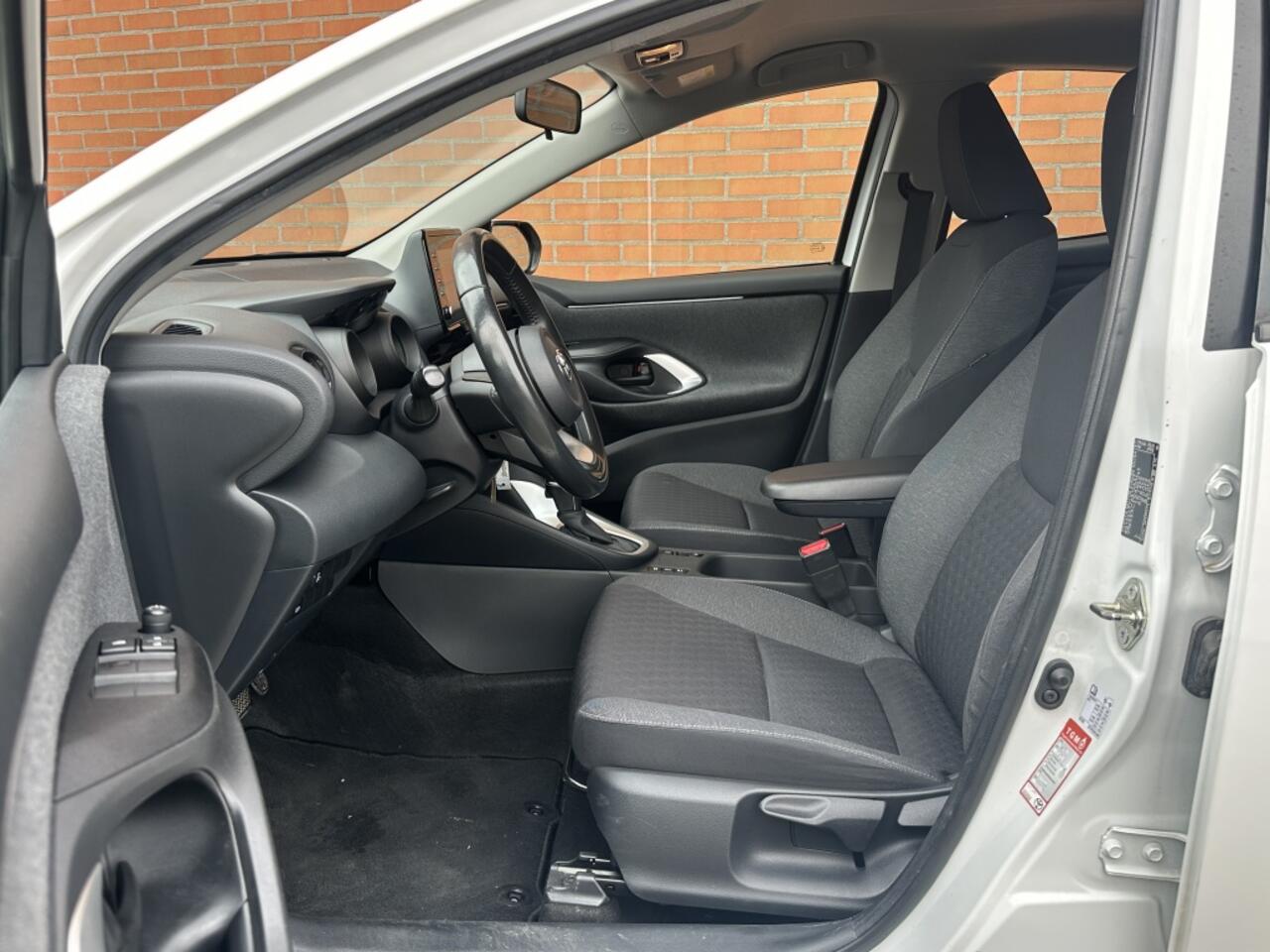 Toyota YARIS 1.5 Hybride Dynamic Carplay Clima Camera