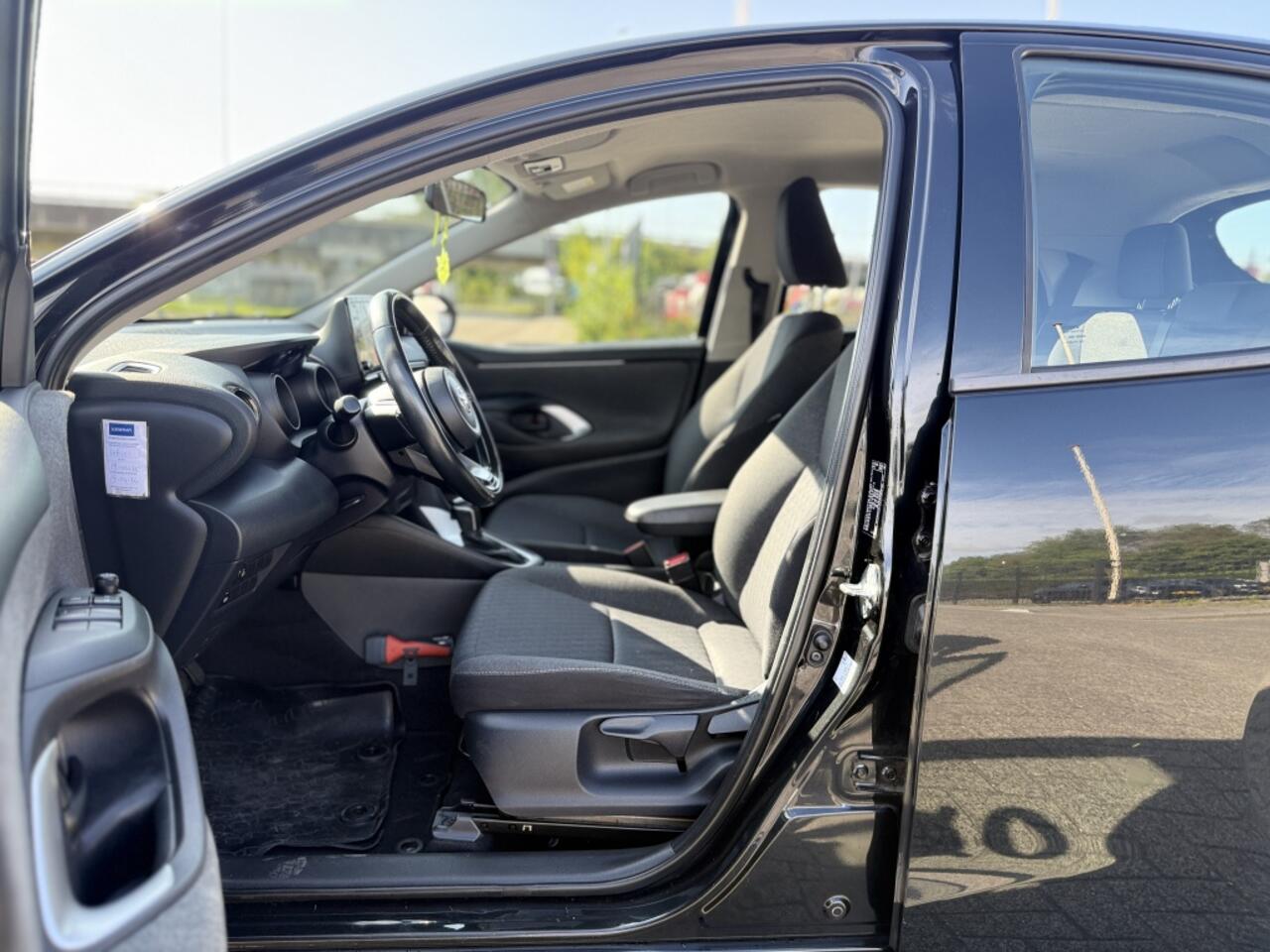 Toyota YARIS 1.5 Hyb. First Ed.